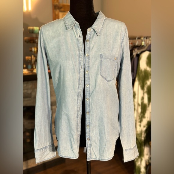 Denim Button-Up Guess Shirt - Picture 1 of 3